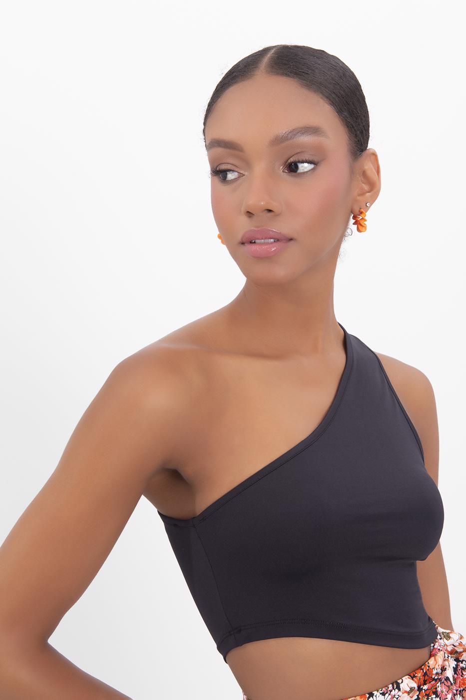 One shoulder asymetric hem top