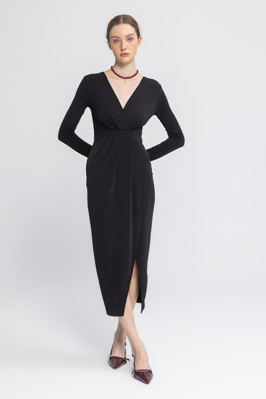 V-Neck Midi Dress Black